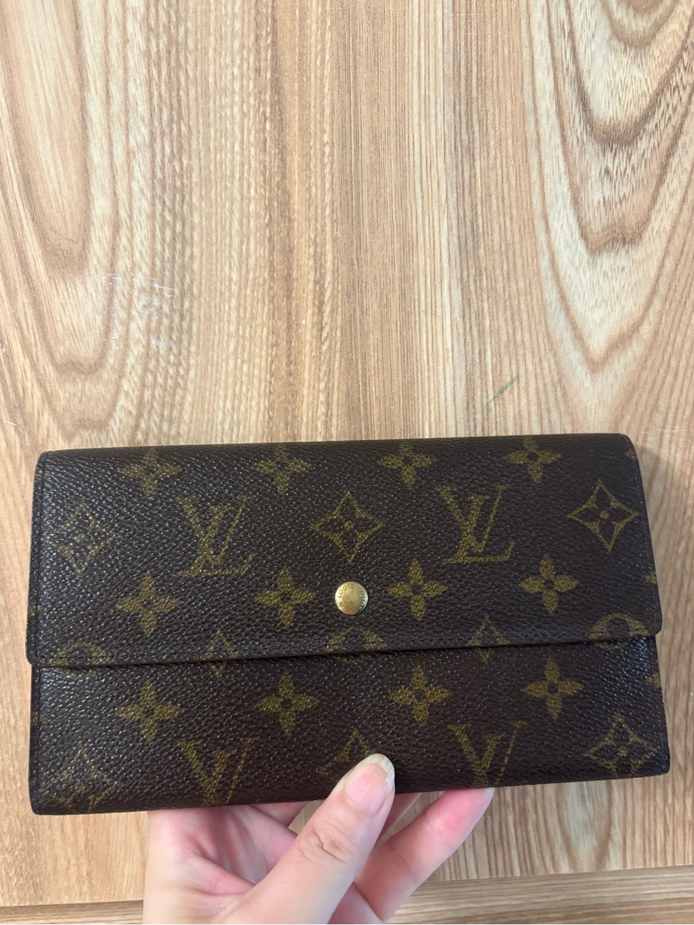 Auth Louis Vuitton international Trifold wallet
